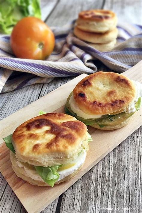 Focaccine Alla Caprese Cotte In Padella Pronte In Minuti