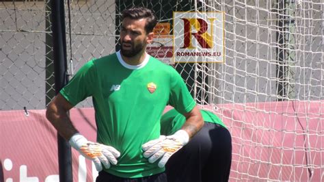 Trigoria Allenamento Mattutino Per I Giallorossi Rui Patricio Insieme