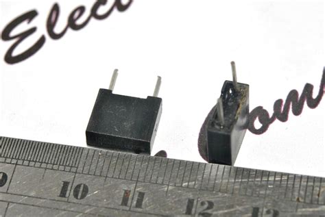 4pcs - 0.1uF (0,1µF / 100nF) 100V 5% Pitch:7.5mm 104J100 Capacitor ...