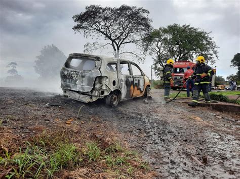 Incêndio atinge dois veículos no Oeste de SC ClicRDC