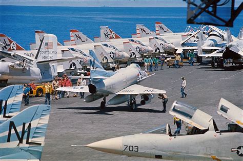 Us navy aircraft carriers in vietnam war 1972 - panaunlimited