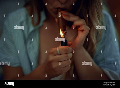 Blonde Woman Cigar Hi Res Stock Photography And Images Alamy