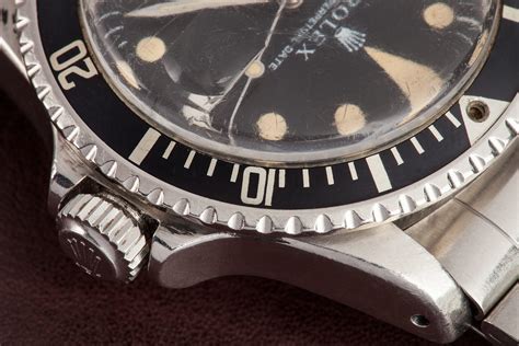 Vintage of The Week: One Red Hot Rolex Classic That Can't Be Passed Up