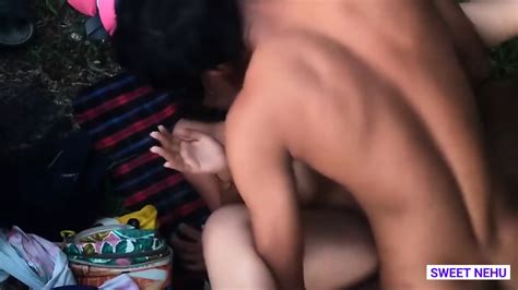 Amateur Indian Bride Gets Passionate With Bf In Field