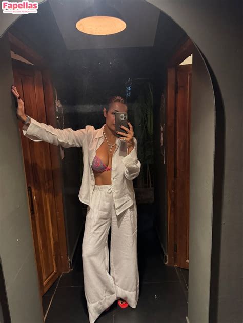 Malaika Arora Aka Malaikaaroraofficial Nude Leaks Fapellas