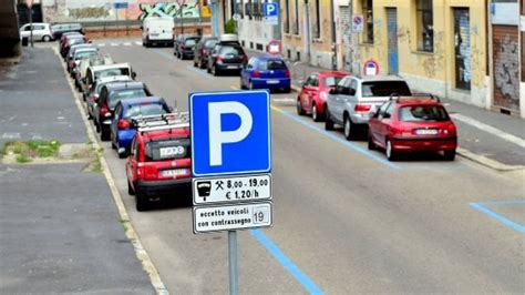 Milano Per La Sosta Sulle Strisce Blu A Maggio Arriva La Stangata