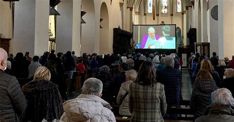 Cattedrale Di Aosta Gremita Per La Preghiera Per La Pace