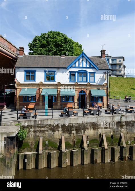 The Tyne Bar Ouseburn Stock Photo Alamy