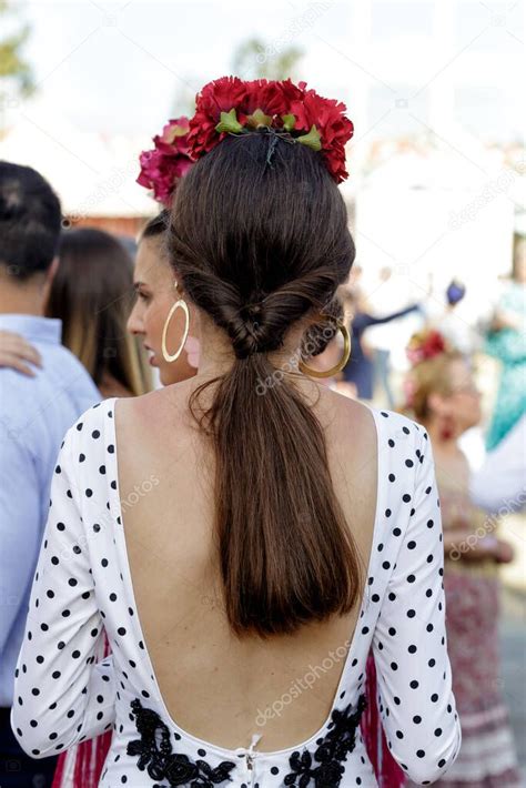 Sevilla Espa A 09 De Mayo De 2019 Hermosa Mujer Vestida De Flamenca