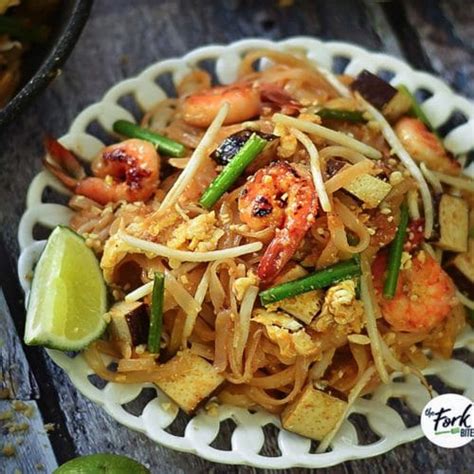 30-Minute Easy Pad Thai Recipe - The Fork Bite