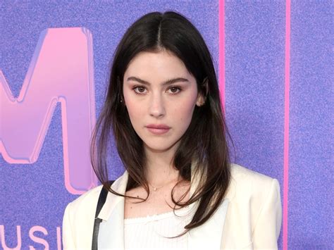 Gracie Abrams Parents - Celebrity Child With Unique Talents - 25Magazine