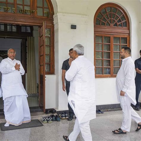 Nitish Kumar Meets Congress President Mallikarjun Kharge