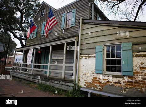 The Pirates House Savannah Hi Res Stock Photography And Images Alamy