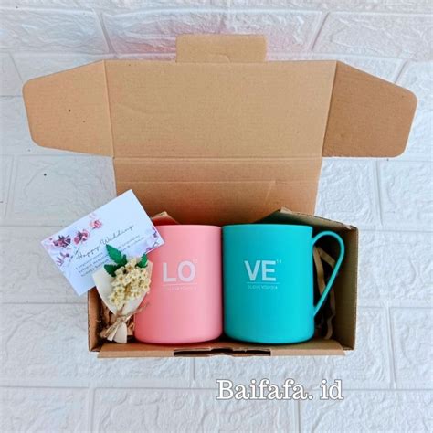 Jual Hampers Mug Couple Love Kado Pernikahan Cangkir Hadiah Wisuda