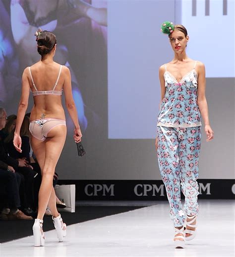 Grand défilé MODE LINGERIE SWIM MOSCOW MODA RU