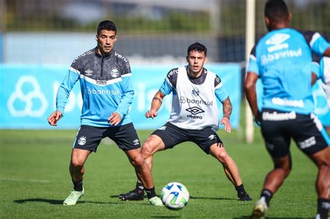 Renato Portaluppi orienta treino técnico e tático visando Flamengo