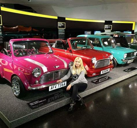 Épinglé Par Carlos Mendez Sur Mini Cooper Girls Mini Féminin