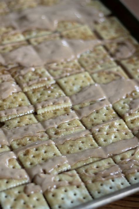 Saltine Cracker Toffee || 4th Annual Cookie Exchange - Carolina Charm