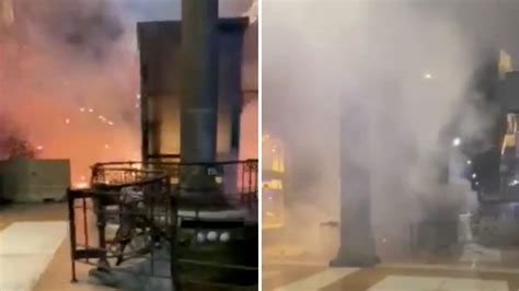 Milano Incendio In Duomo Fiamme E Piccole Esplosioni Nella Notte