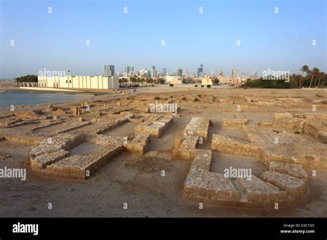 Bahrain Fort Museum Excavations Dilmun Era Hi Res Stock Photography And