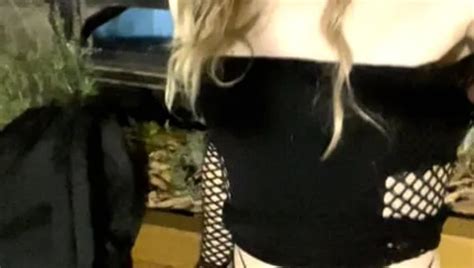 Daytime Slut Walk For The Neighbours British Shemale Porn XHamster