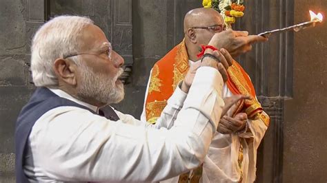 Maharashtra Pm Modi Holds Roadshow In Nashik Performs Pooja At