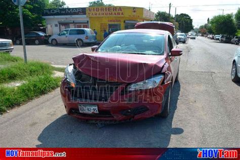 Hoy Tamaulipas Choque En Ciudad Victoria Deja Danios De 10 Mil Pesos