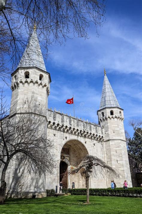 14 04 2023 Istanbul Turkey The Gate Of Topkapi Palace Sultanahmet In