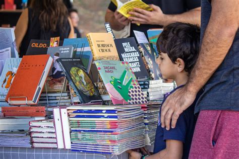 Os Livros Mais Vendidos D A Feira Do Livro De Itamar Vieira