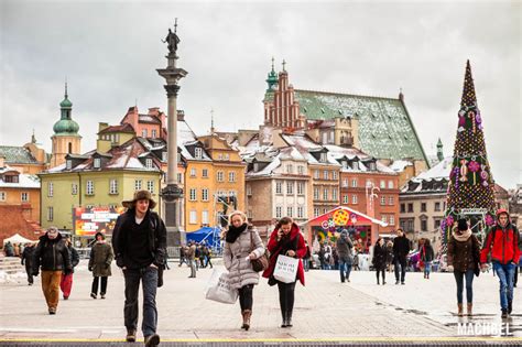 Varsovia Dando La Bienvenida Al Invierno En La Capital De Polonia