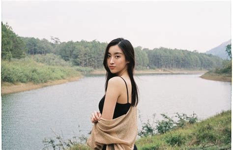 Đỗ Mỹ Linh khoe vai trần ở Đà Lạt Lương Thuỳ Linh nóng bỏng mắt với bikini ở Phú Quốc