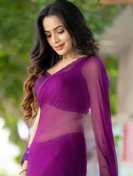 Video Hot Shobha Shetty Dancing In White Saree