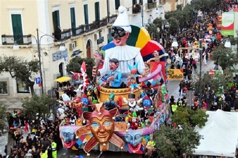 Eventi Carnevale 2020 Napoli Sfilate Con I Carri A Napoli Dal 23 Febbraio