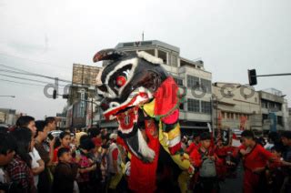 Kirab Budaya Cap Go Meh Dharma Ramsi Di Jalan Cibadak DATATEMPO