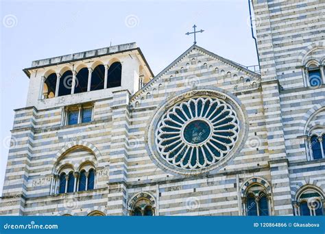 Catedral De St Lawrence En G Nova Italia Foto De Archivo Imagen De