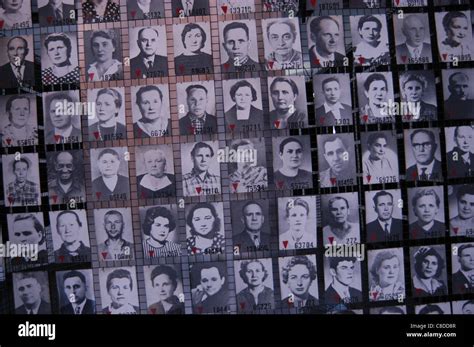 Las fotografías de los prisioneros soviéticos en Auschwitz I campo de