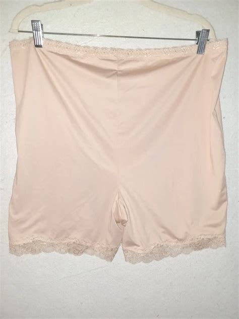 TORRID CURVE SMOOTHING High Waist Short Nude Lace Women S SZ 3