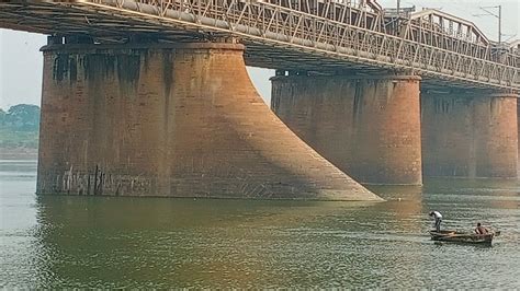 प्रयागराज में बने अंग्रेजों के जमाने का यमुना पुल Ll Old Yamuna Bridge Allahabad Prayagraj