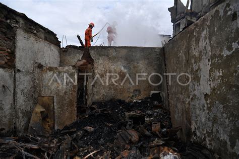 Kebakaran Permukiman Padat Krukut Antara Foto