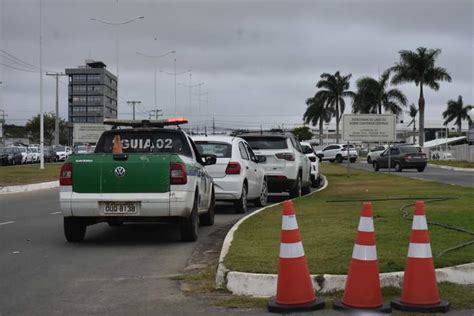 Infra Es No Tr Nsito Condutores Ganham Multas Por Estacionamento Em