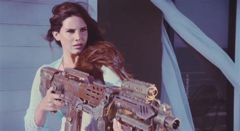 Lana Del Rey Zeigt Video Zu High By The Beach