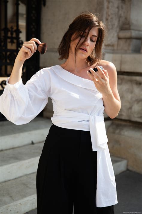 THE NO MAKEUP MAKEUP LOOK W GIORGIO ARMANI NEO NUDE VIENNA WEDEKIND