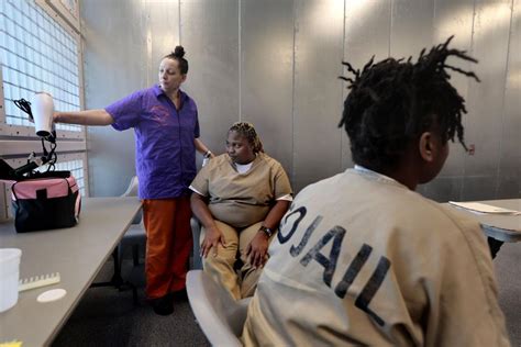 Photos St Louis County Jail Offers Beauty Salon School Training To Female Inmates