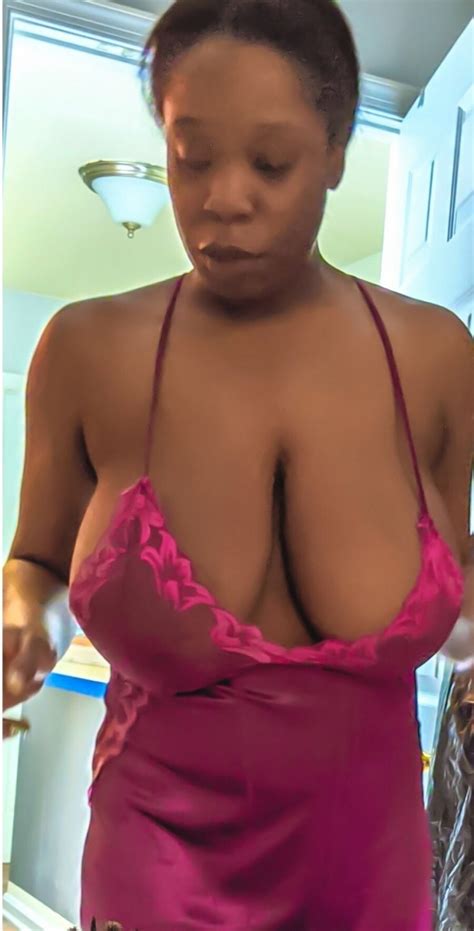 Slut Alberta Green Naked At Home Shesfreaky