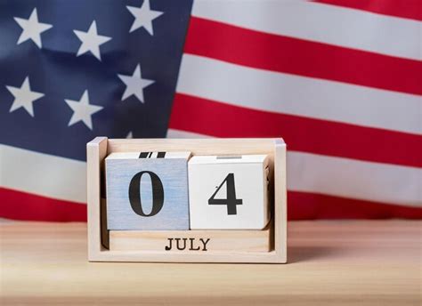 Calendario De Madera De Julio Con Una Bandera Americana Generativa Ai