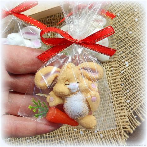 Зайчик Лучик с морковкой в пакетике мини-презент – заказать на Ярмарке ...
