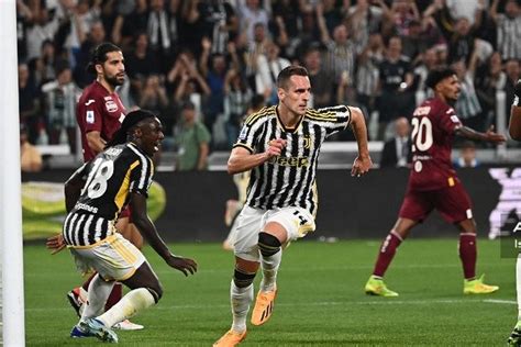 Hasil Juventus Vs Frosinone 4 0 Milik Hattrick Nyonya Ke Semifinal