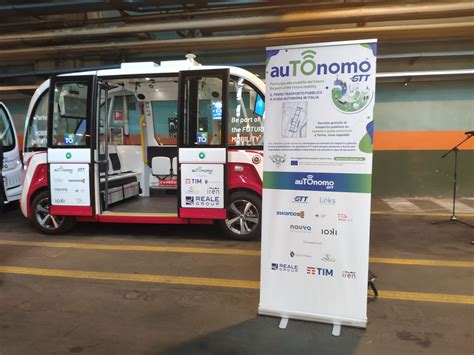 SHOW presents two driverless ‘auTOnomo GTT’ shuttles in Turin | show