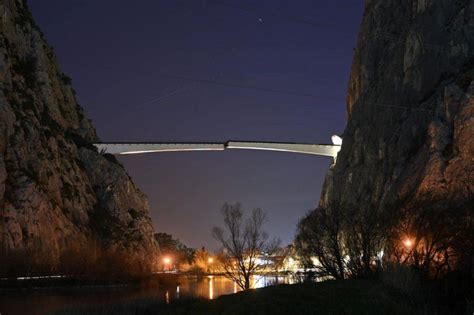 Spektakularne Fotografije Spajanje Mosta Iznad Rijeke Cetine Kod Omi A