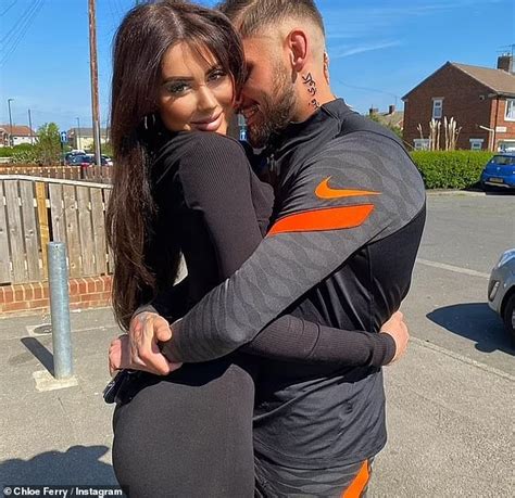 Chloe Ferry Looks Sensational In A Green Bandeau Bikini Daily Mail Online